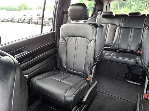 Certified 2023 Jeep Wagoneer Series II w/ Convenience Group I AWD/4WD image 12