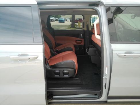 Used 2024 Kia Carnival SX Prestige FWD image 27