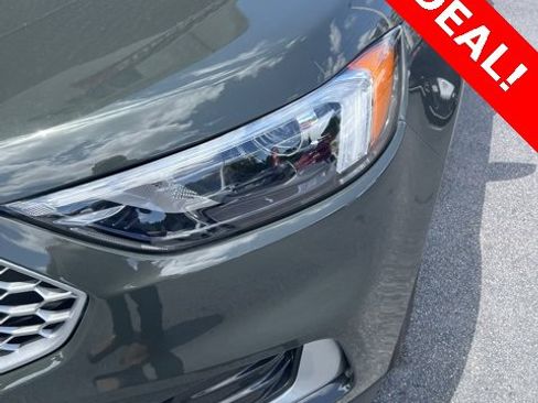 Used 2024 Ford Edge SEL image 2