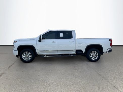 Used 2025 Chevrolet Silverado 2500 High Country w/ Technology Package AWD/4WD image 4
