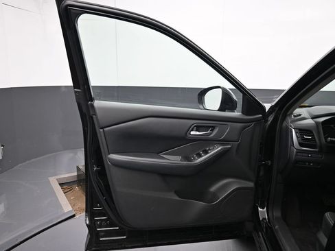 Used 2024 Nissan Rogue SV AWD/4WD image 17
