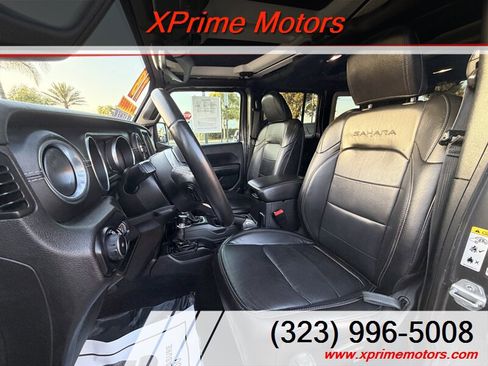Used 2018 Jeep Wrangler Unlimited Sahara AWD/4WD image 16