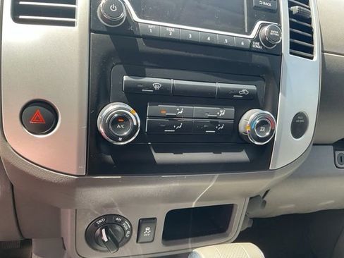 Used 2016 Nissan Frontier SV AWD/4WD image 17