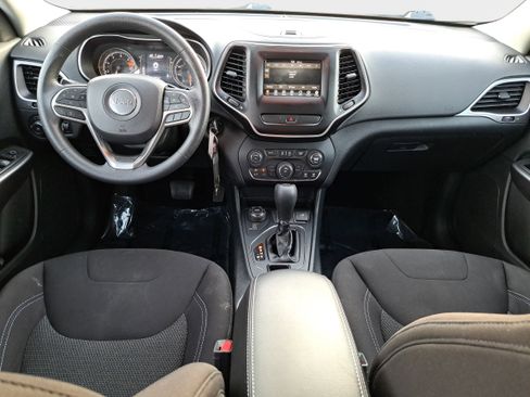 Used 2019 Jeep Cherokee Latitude w/ Popular Appearance Group AWD/4WD image 9