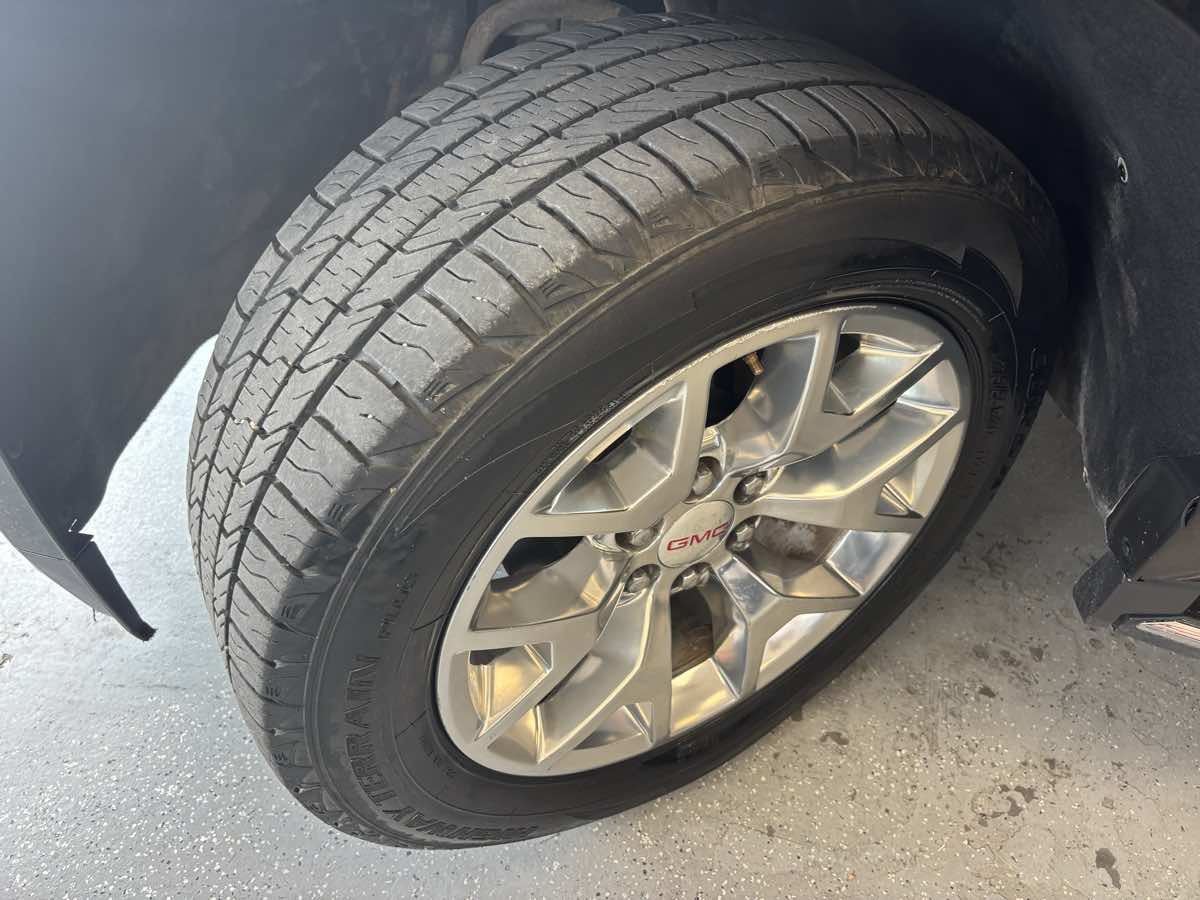 Used 2018 GMC Yukon XL SLE w/ SLE Value Package RWD image 27