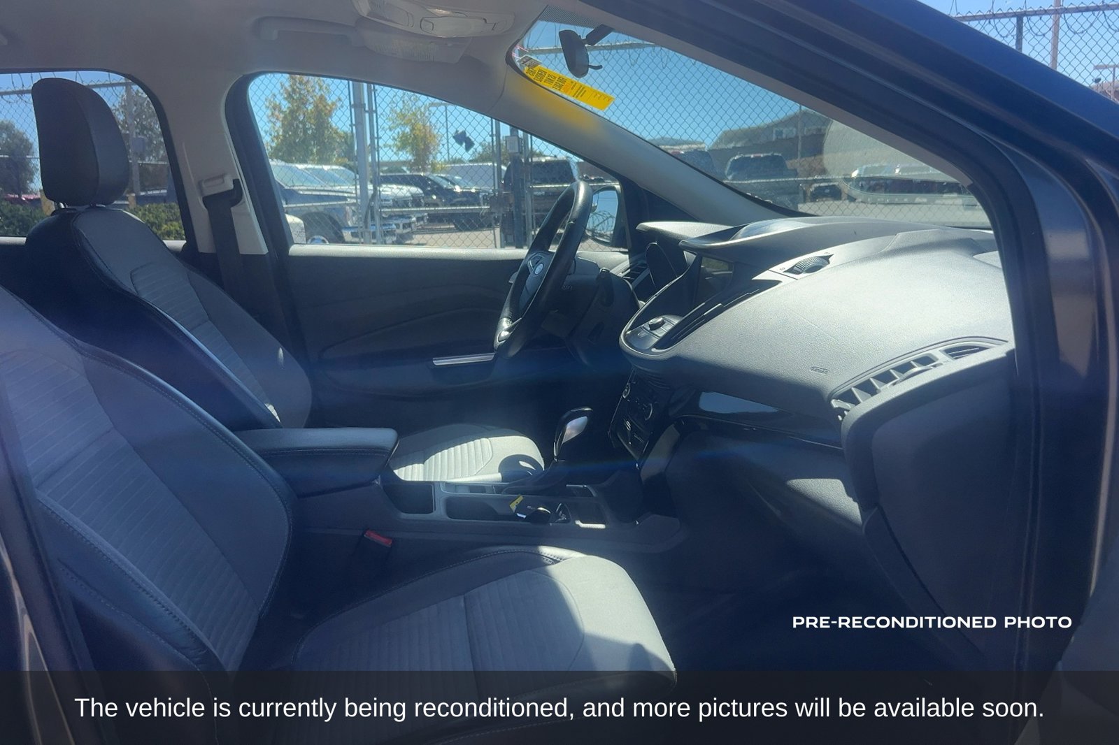 Used 2019 Ford Escape SE FWD image 15