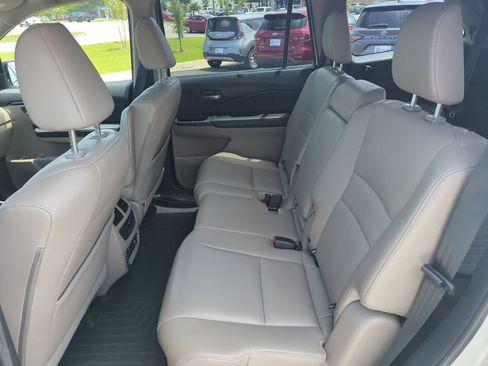Used 2017 Honda Pilot Touring image 30