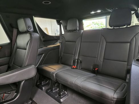 Used 2025 GMC Yukon Denali AWD/4WD image 29