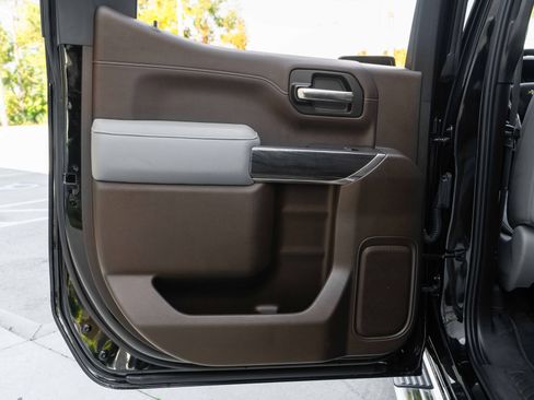 Used 2021 Chevrolet Silverado 1500 LTZ image 31