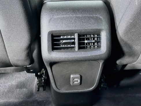 Used 2021 Chevrolet Equinox LT FWD image 25