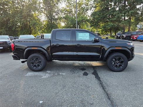 New 2025 GMC Canyon Elevation w/ Convenience Package image 6