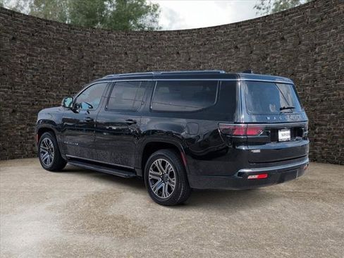 Used 2024 Jeep Wagoneer L Series II w/ Flexible Seating Group image 4