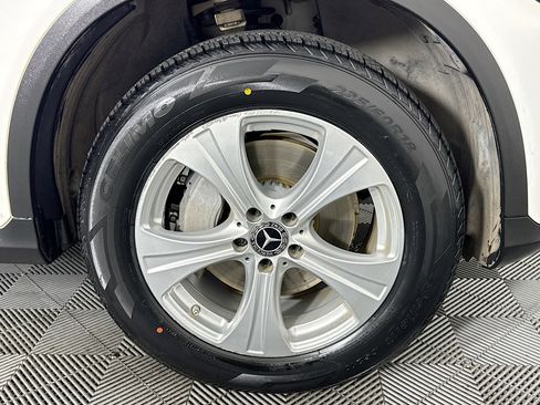 Used 2018 Mercedes-Benz GLC 300 w/ Premium Package image 30