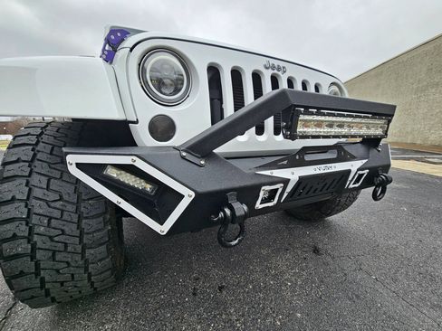 Used 2014 Jeep Wrangler Sahara w/ Dual Top Group image 17