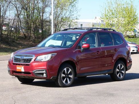 Used 2017 Subaru Forester 2.5i Limited AWD/4WD image 2