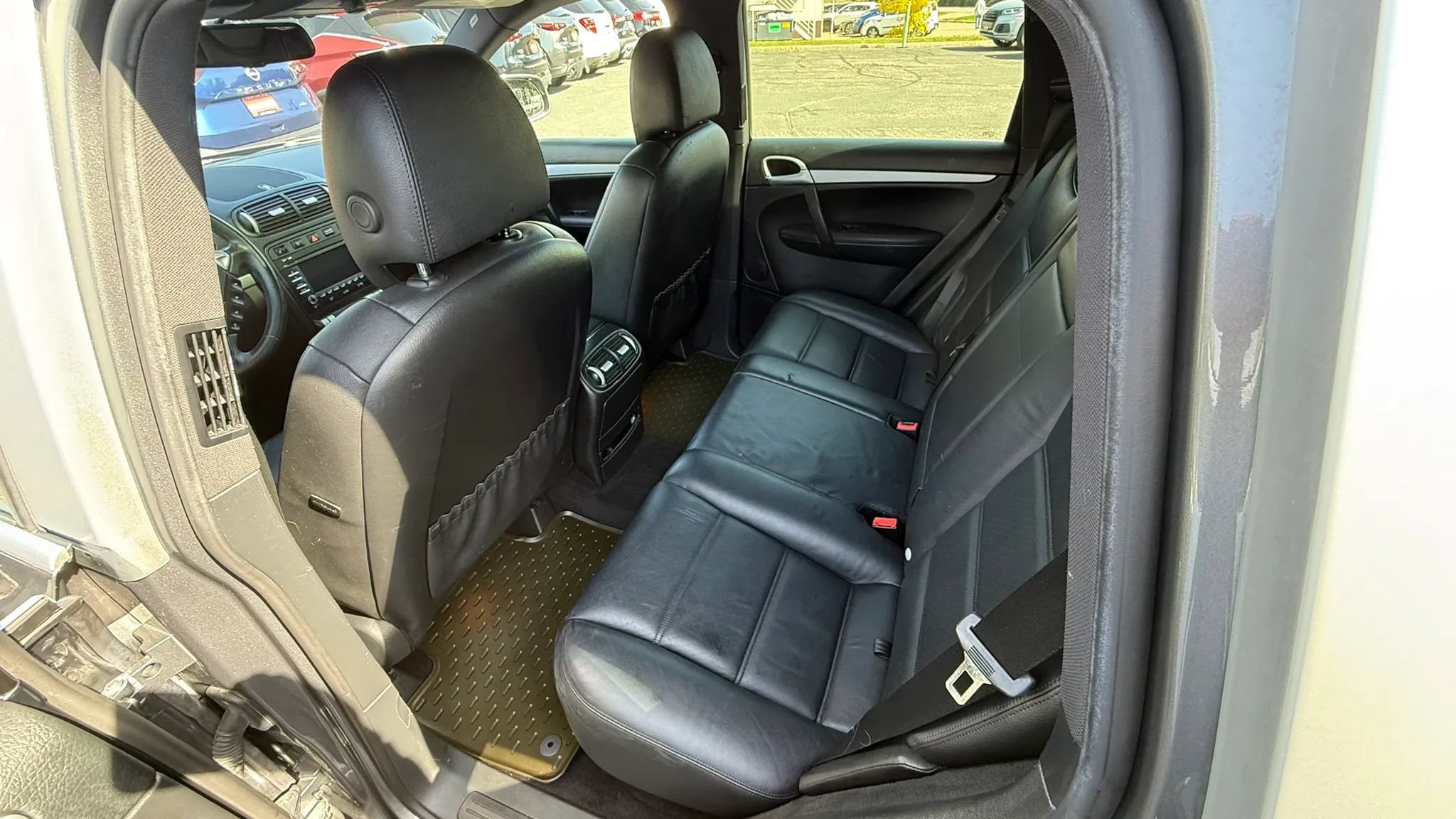 Used 2010 Porsche Cayenne AWD/4WD image 27
