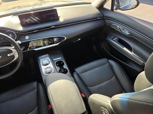 Used 2022 Genesis GV70 2.5T w/ Select Package AWD/4WD image 35