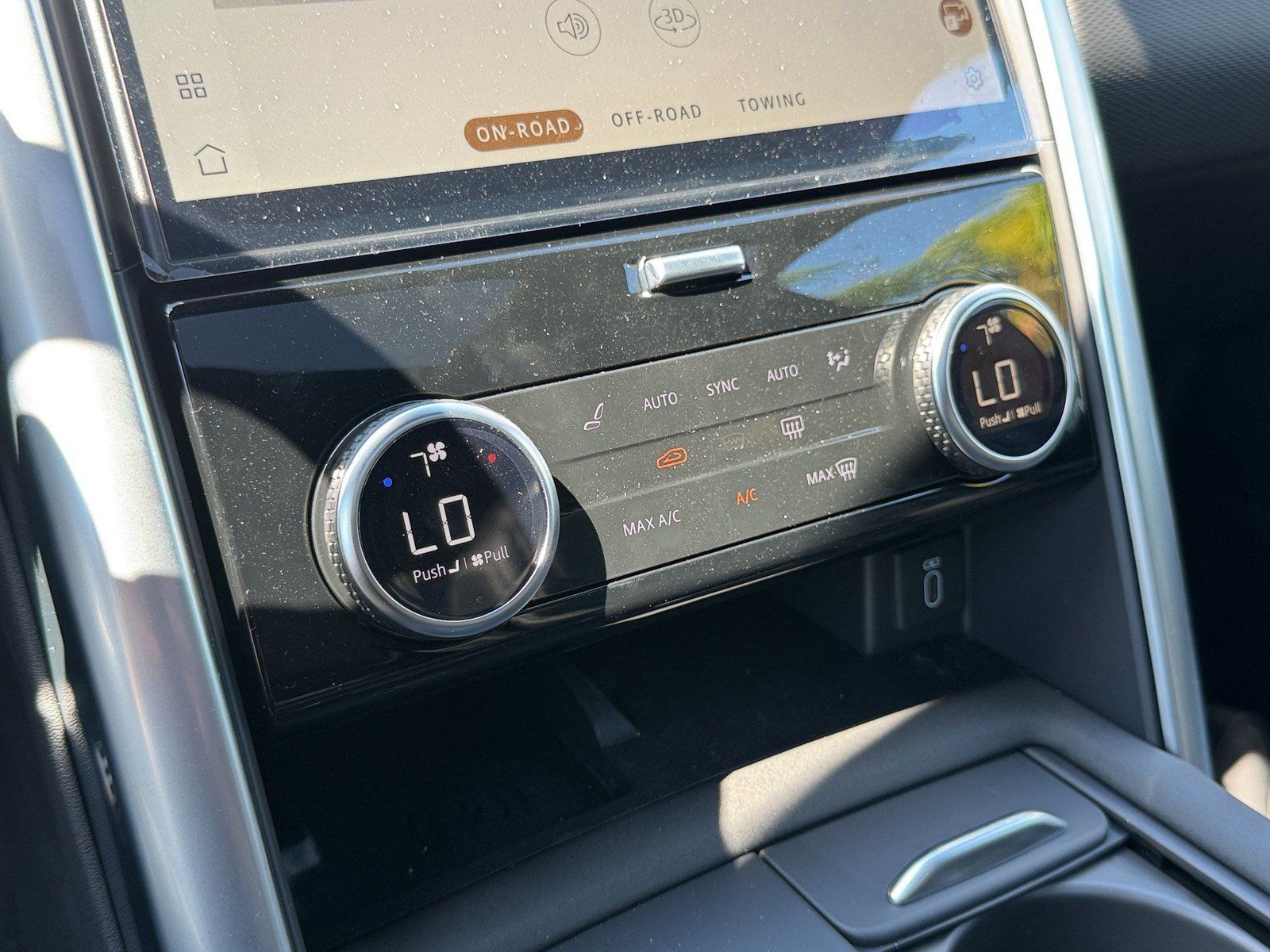 New 2026 Land Rover Discovery Dynamic SE AWD/4WD image 19