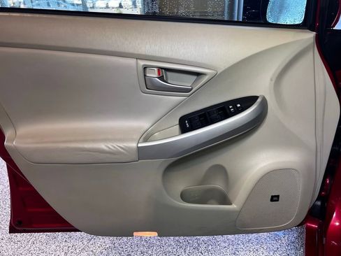 Used 2014 Toyota Prius Four image 18