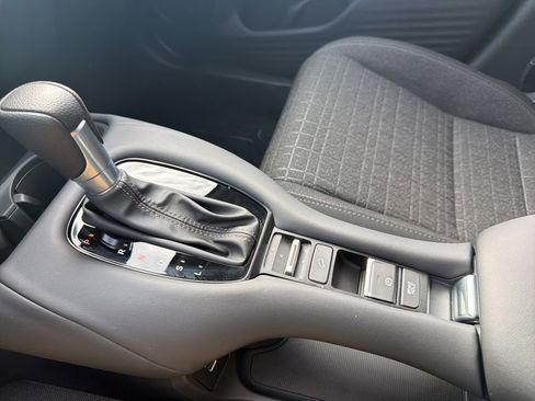 Certified 2026 Honda HR-V LX image 32