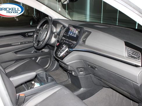 Certified 2024 Honda Odyssey Touring image 14