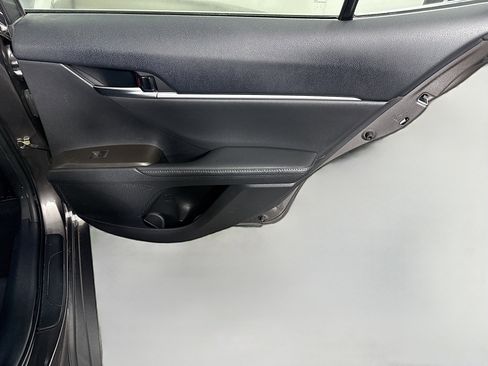 Used 2022 Toyota Camry XLE image 28