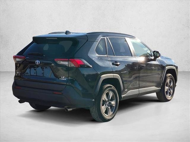 Used 2024 Toyota RAV4 LE AWD/4WD image 5