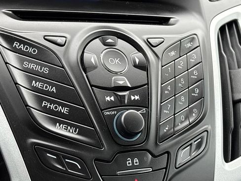 Used 2014 Ford Focus SE w/ Equipment Group 201A FWD image 14