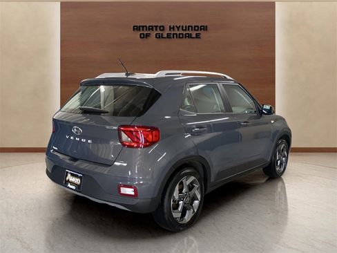 Used 2024 Hyundai Venue SEL image 5