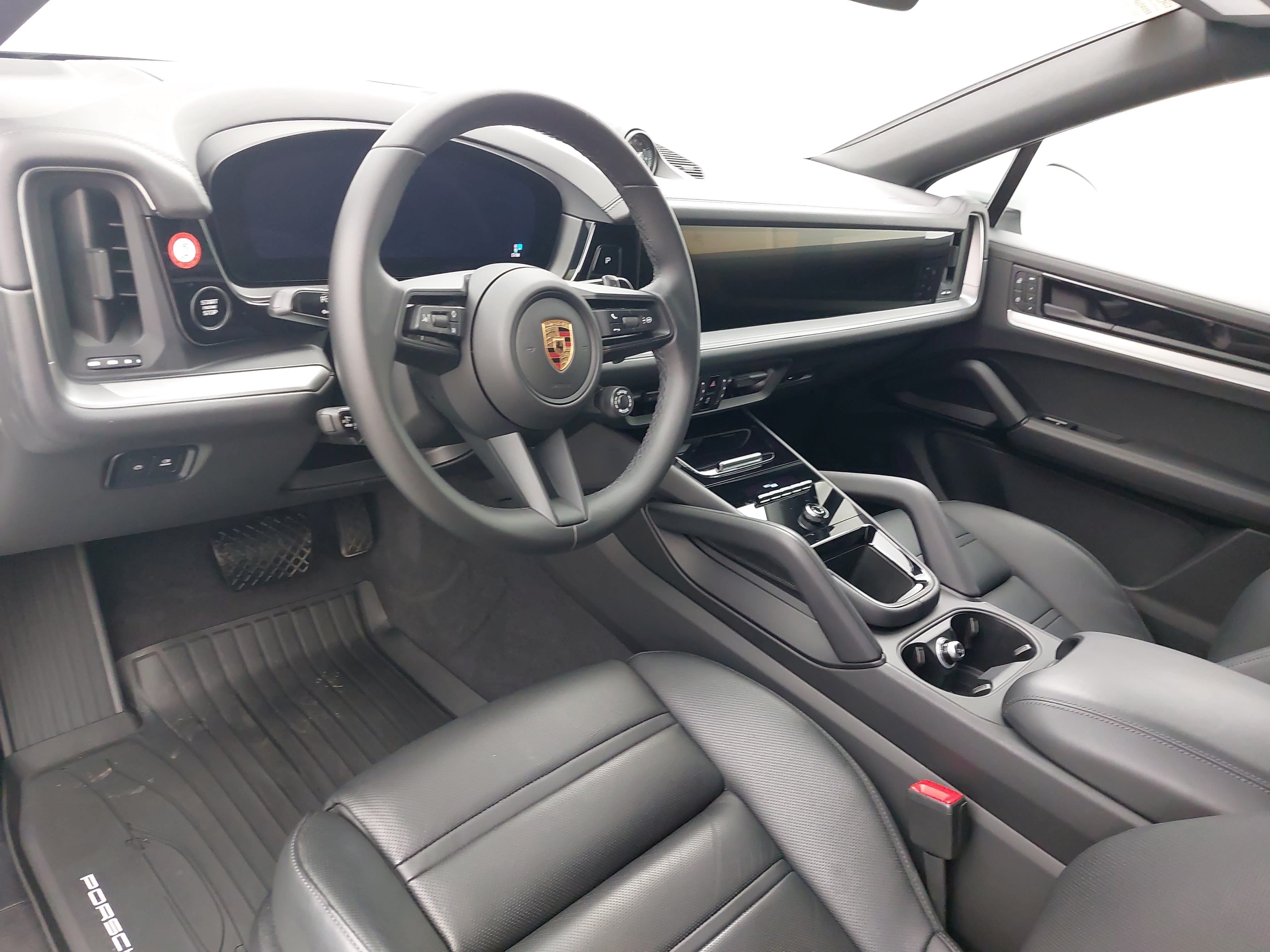 Certified 2024 Porsche Cayenne Coupe AWD/4WD image 4
