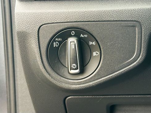 Used 2018 Volkswagen Atlas SE image 17