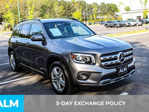 Used 2022 Mercedes-Benz GLB 250 4MATIC w/ Premium Package Lite image 4