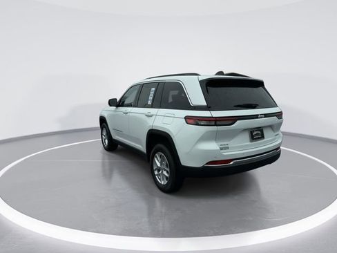 New 2026 Jeep Grand Cherokee Laredo AWD/4WD image 6