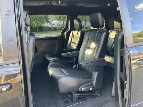Used 2017 Dodge Grand Caravan GT FWD image 15