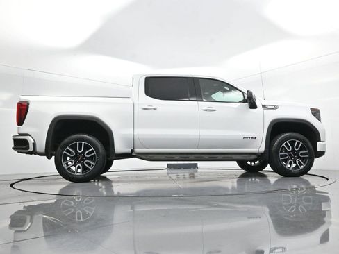 Used 2025 GMC Sierra 1500 AT4 w/ AT4 Premium Package AWD/4WD image 53