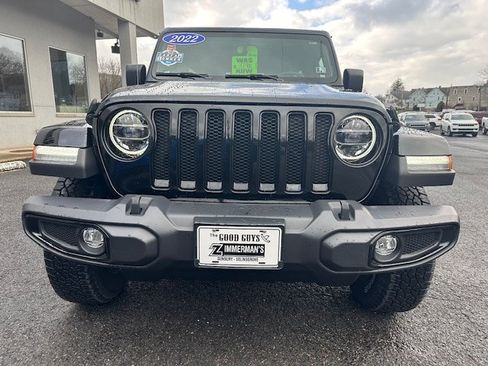 Used 2022 Jeep Wrangler Unlimited Sahara AWD/4WD image 3