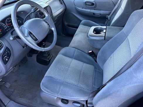 Used 2001 Ford F150 XLT AWD/4WD image 9
