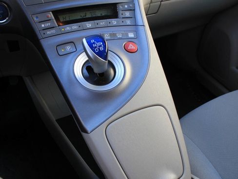 Used 2013 Toyota Prius Four image 21