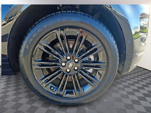 Used 2025 Land Rover Range Rover Evoque Dynamic SE image 8