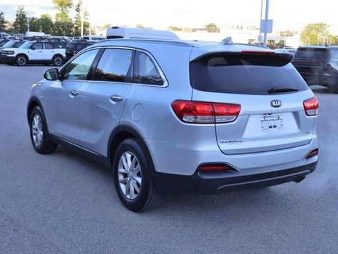 Used 2018 Kia Sorento AWD image 5