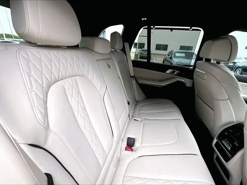 Used 2026 BMW X5 xDrive40i w/ Executive Package image 18