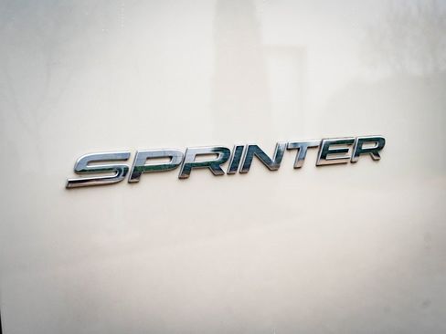 Used 2024 Mercedes-Benz Sprinter 2500 image 9