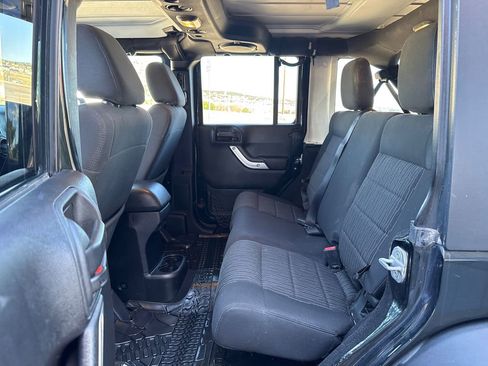 Used 2012 Jeep Wrangler Unlimited Rubicon w/ Connectivity Group image 14