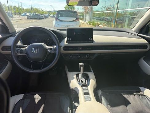 Used 2024 Honda HR-V LX image 9