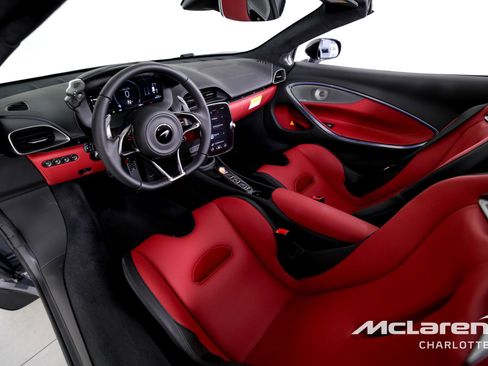 Used 2025 McLaren Artura Spider image 14