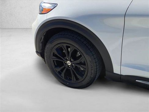 Used 2022 Ford Explorer Limited w/ Equipment Group 301A image 25