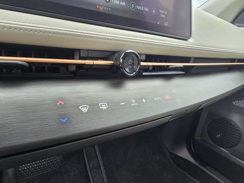 Used 2025 Nissan Ariya FWD image 22
