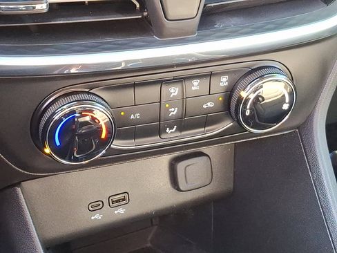 Used 2024 Buick Encore GX Preferred image 15