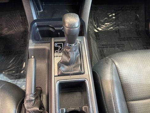 Used 2019 Toyota Tacoma TRD Sport image 35