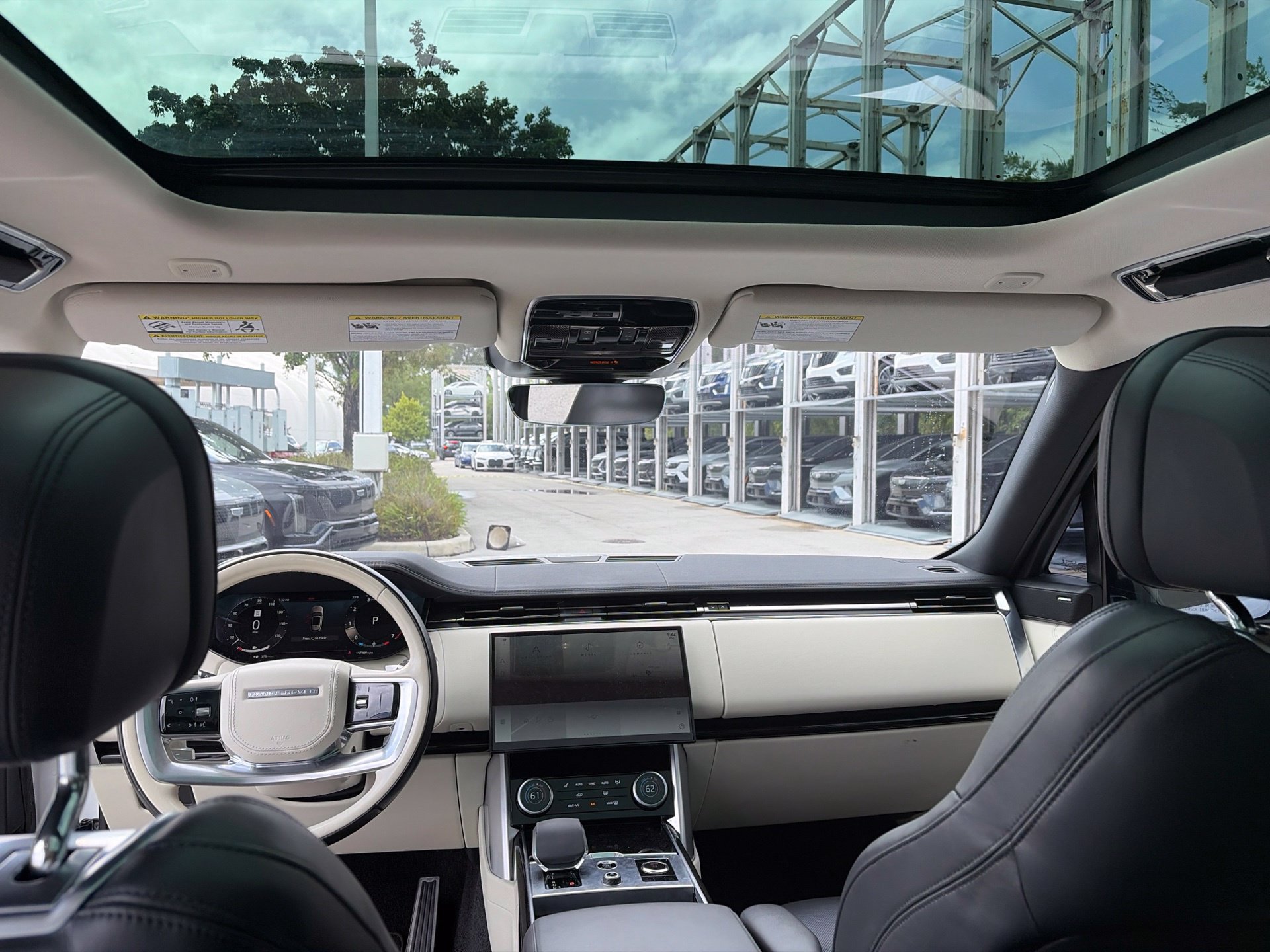 Used 2023 Land Rover Range Rover SE AWD/4WD image 10
